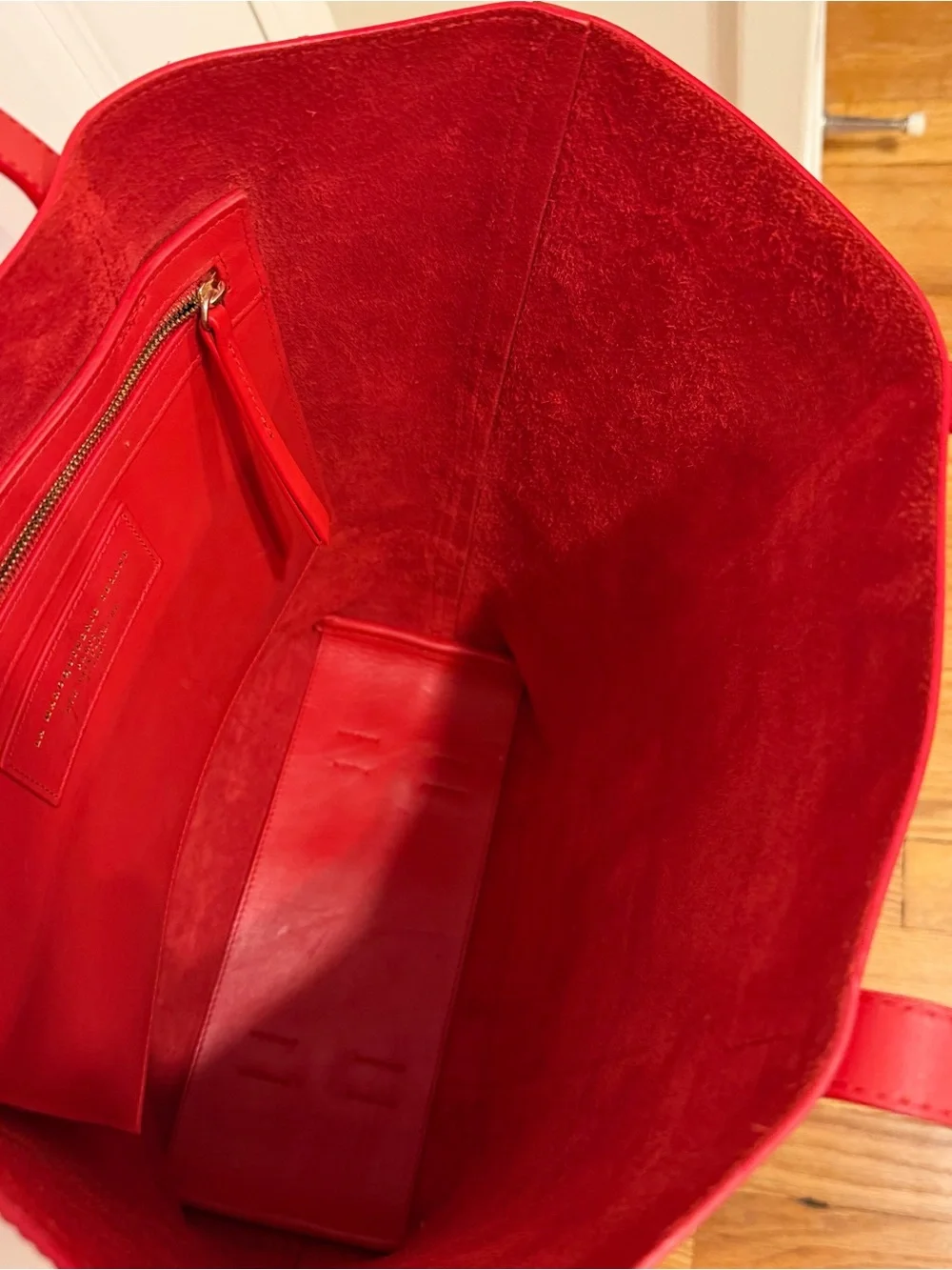 Sezane "The Tote" in Patent Red - Picture 8 of 14